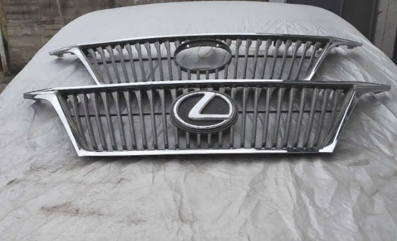 Решетка радиатора Lexus RX